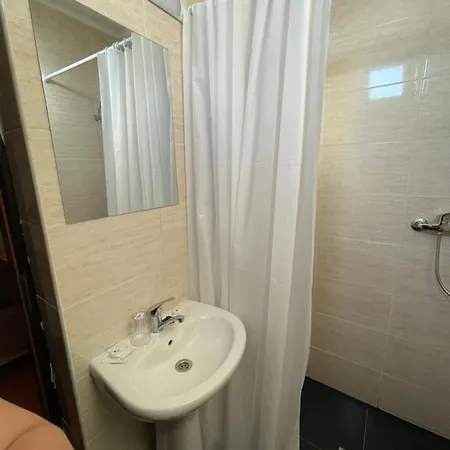 Macris Guest house